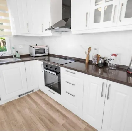 Pensiune Dibek Homes & 4*