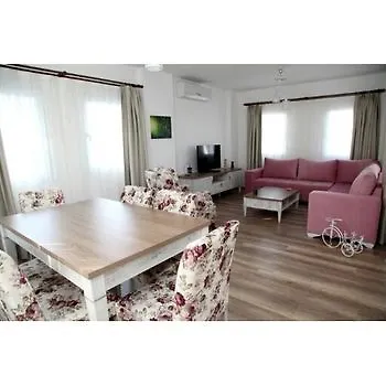 Pensiune Dibek Homes &