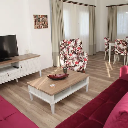 Dibek Homes & 얄리카베크