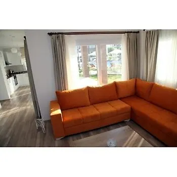 Dibek Homes & ゲストハウス